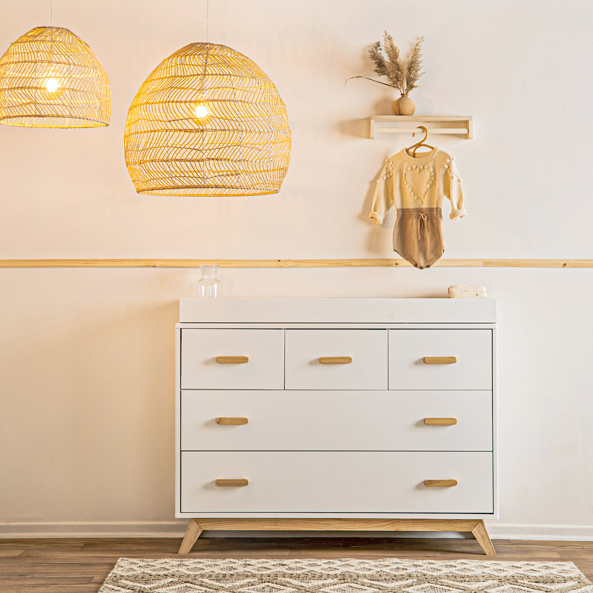 Soho 5-Drawer Dresser & Changing Tray FLOOR MODEL