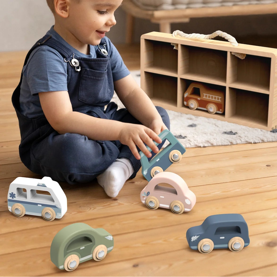 Speedy Monkey Car Display Case with 6 Vehicles