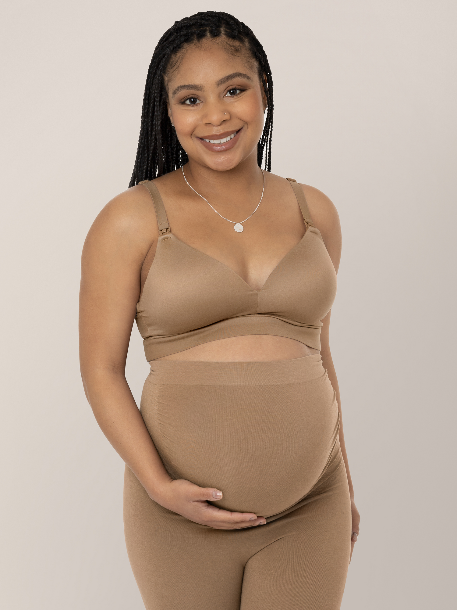 Minimalist Hands-Free Pumping & Nursing Bra | Latte - Babies in Bloom