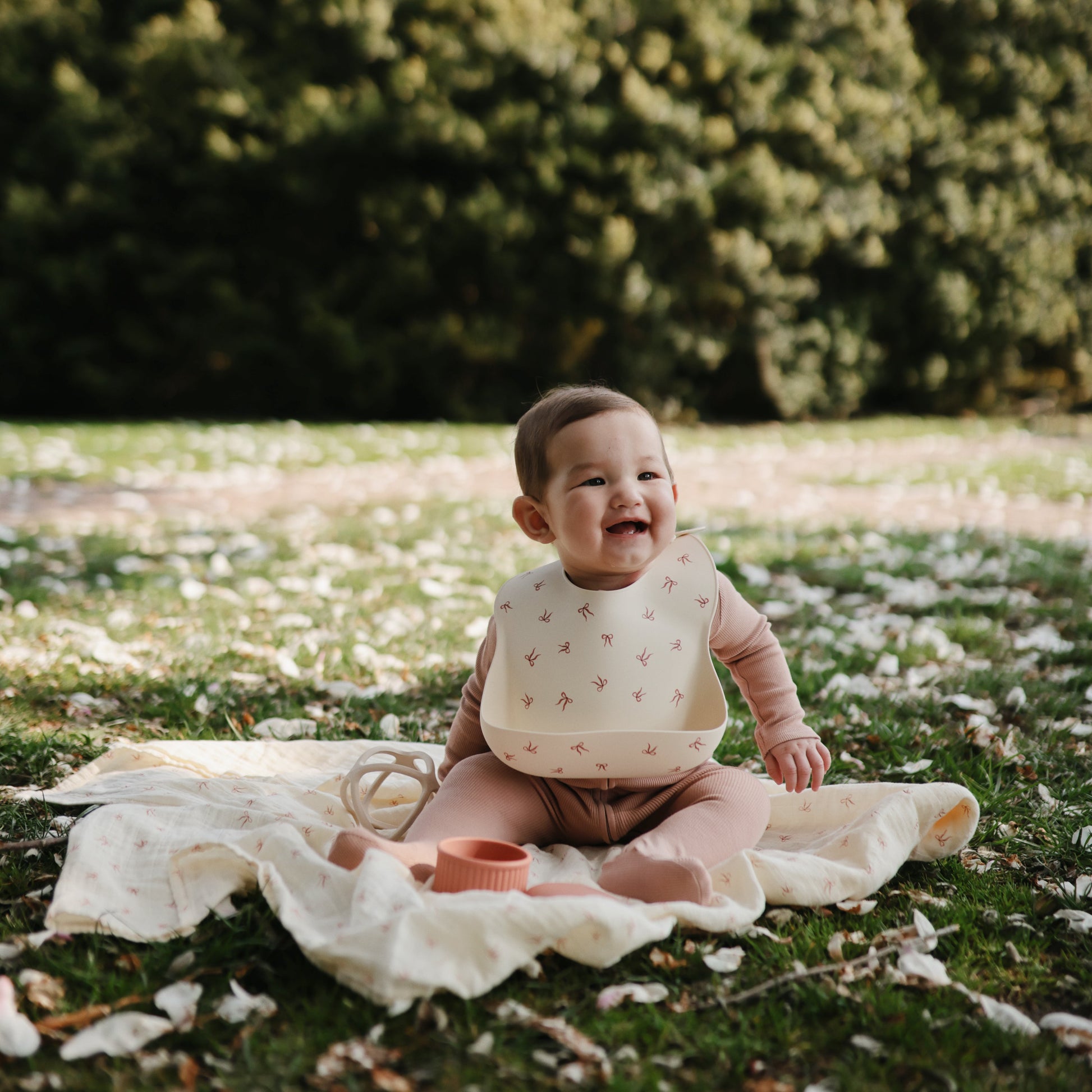 Silicone Baby Bib - Babies in Bloom