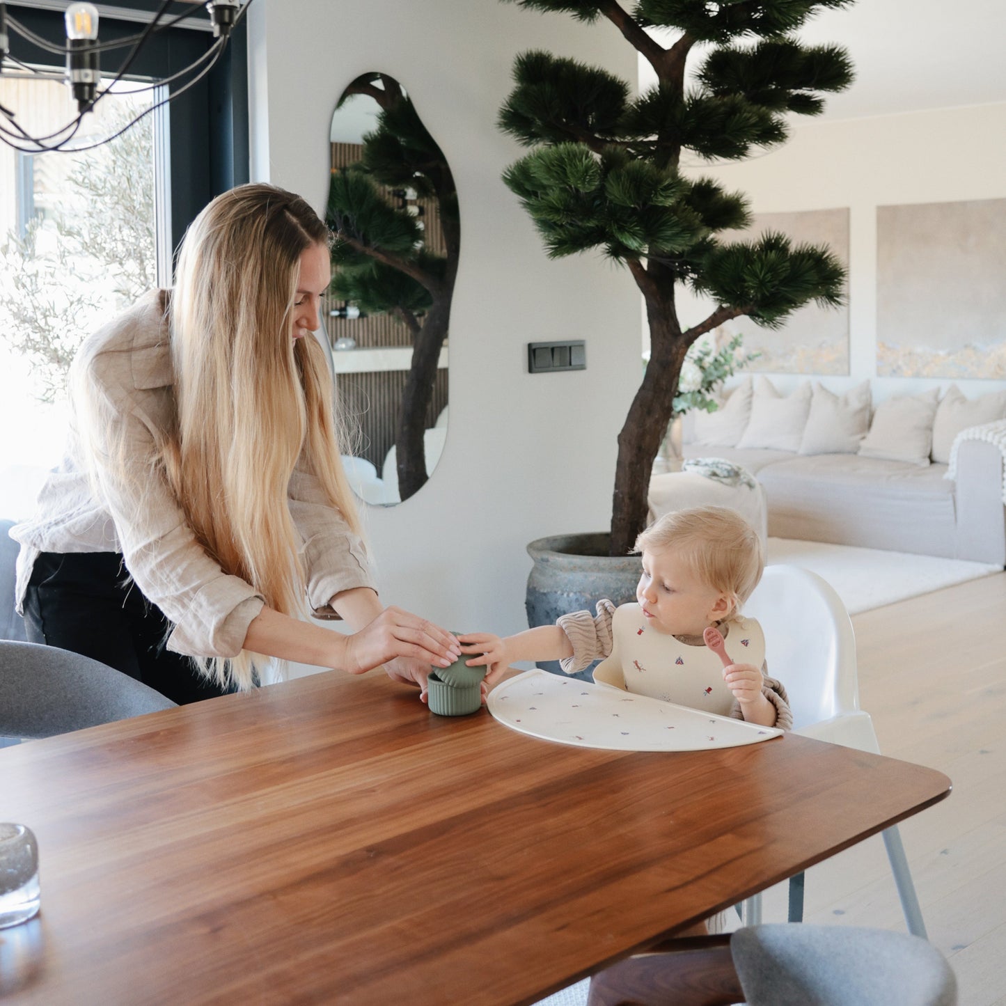 Silicone Baby Bib - Babies in Bloom