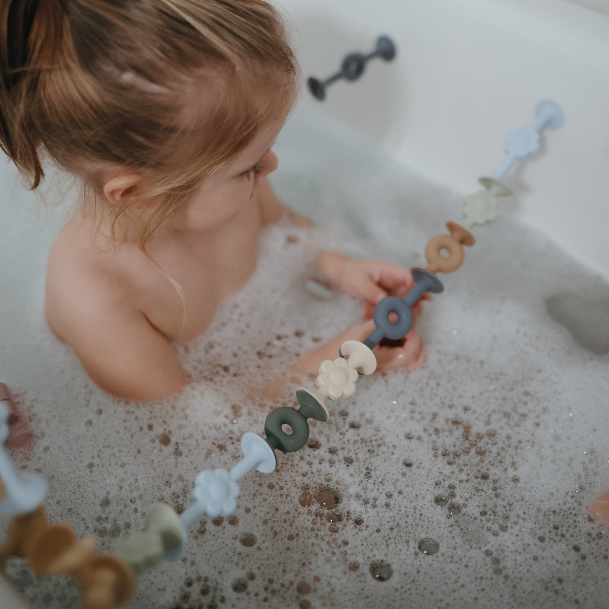 Daisy Silicone Suction Builders - Babies in Bloom