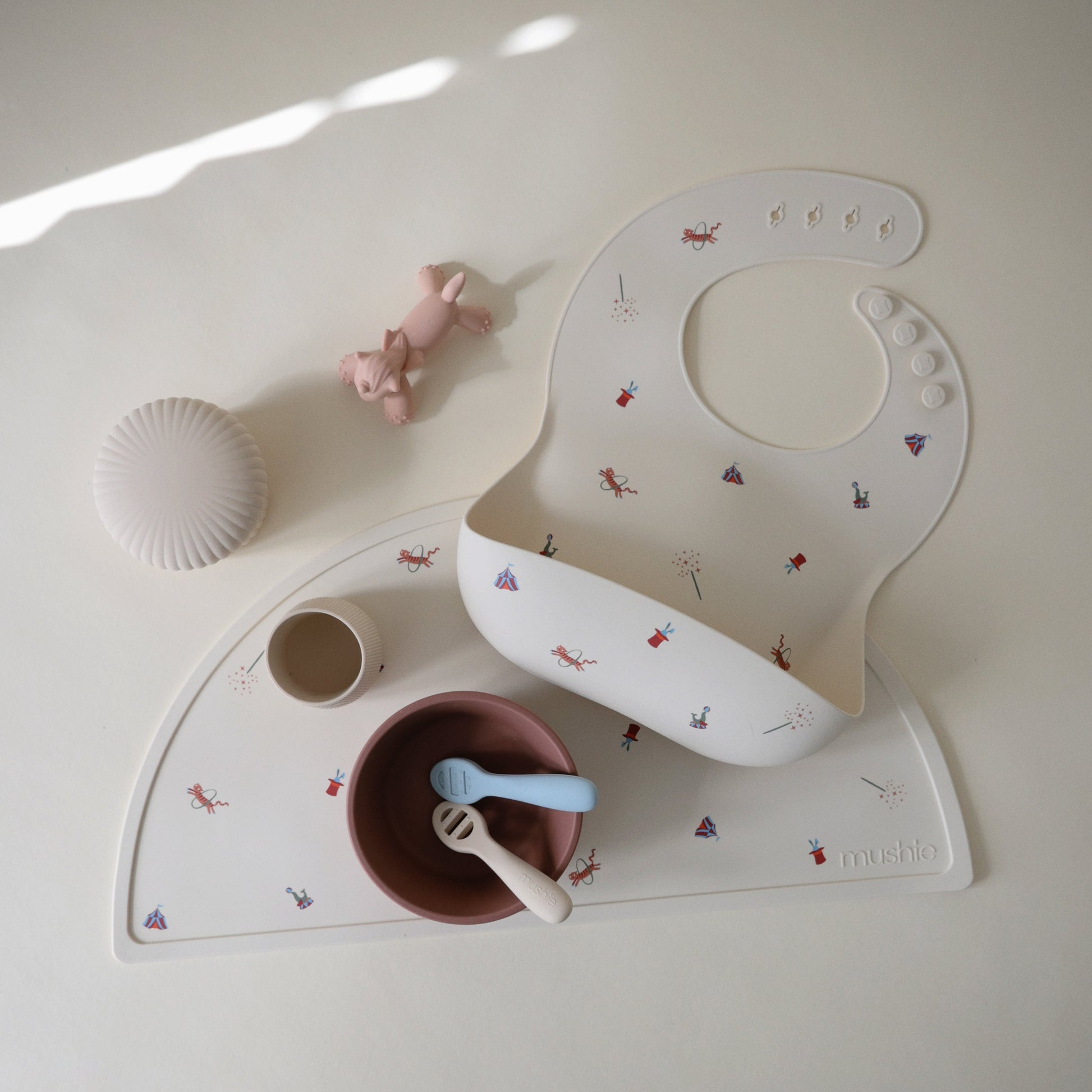 Silicone Baby Bib - Babies in Bloom