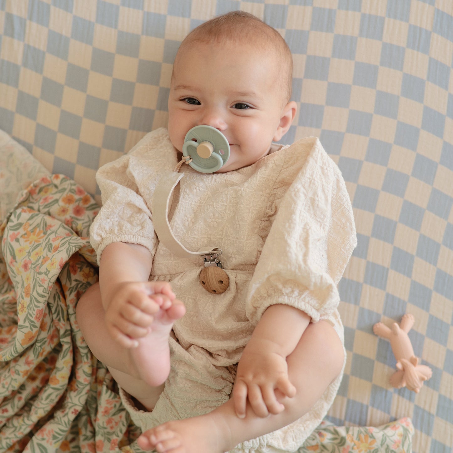 FRIGG Natural Rubber Pacifier 4-Pack - Babies in Bloom