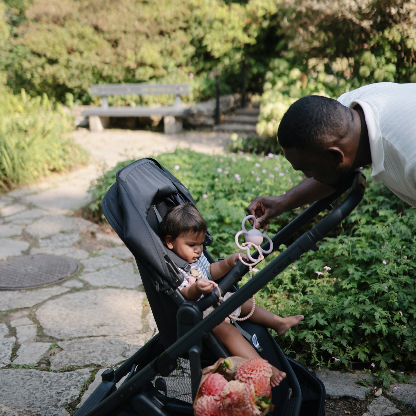 Daisy Rattle Teether - Babies in Bloom