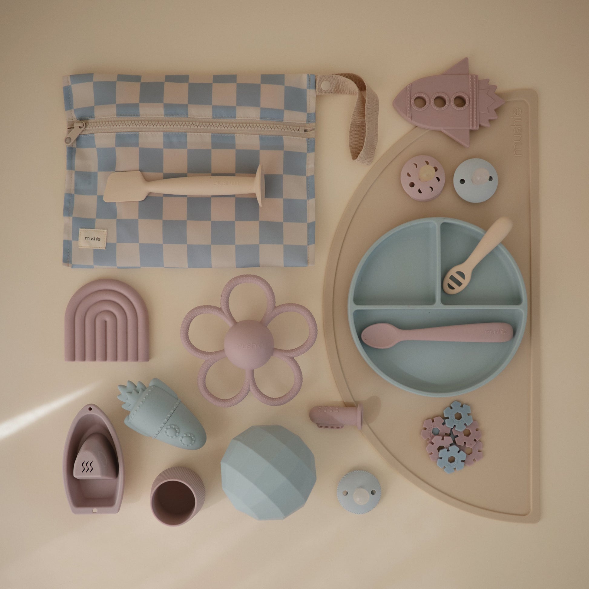 Daisy Rattle Teether - Babies in Bloom