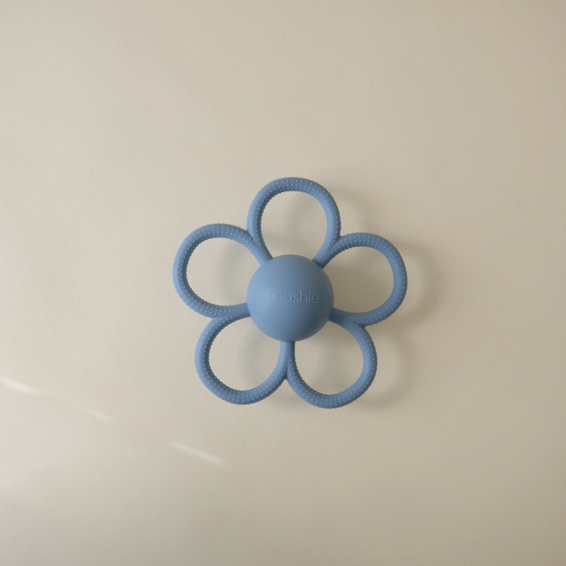 Daisy Rattle Teether - Babies in Bloom