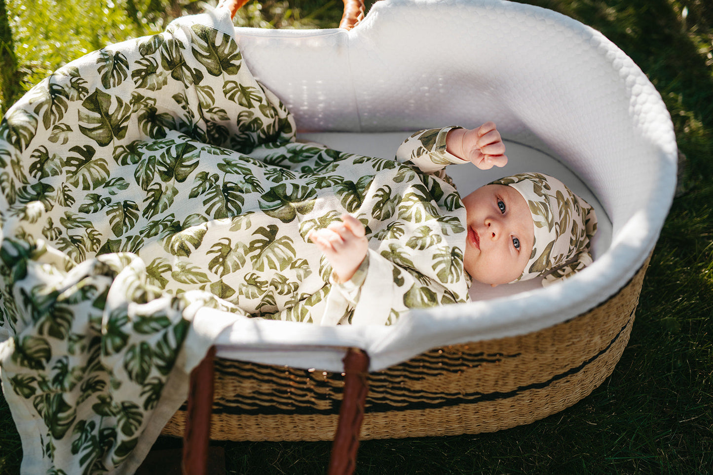 Island Leaf Cotton Stretch Newborn Gown & Hat Set