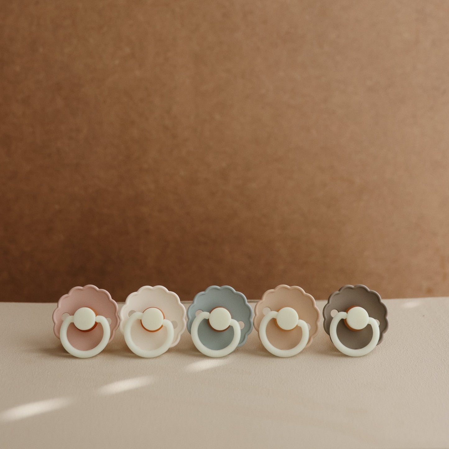 FRIGG Daisy Night Natural Rubber Pacifier 2-Pack - Babies in Bloom