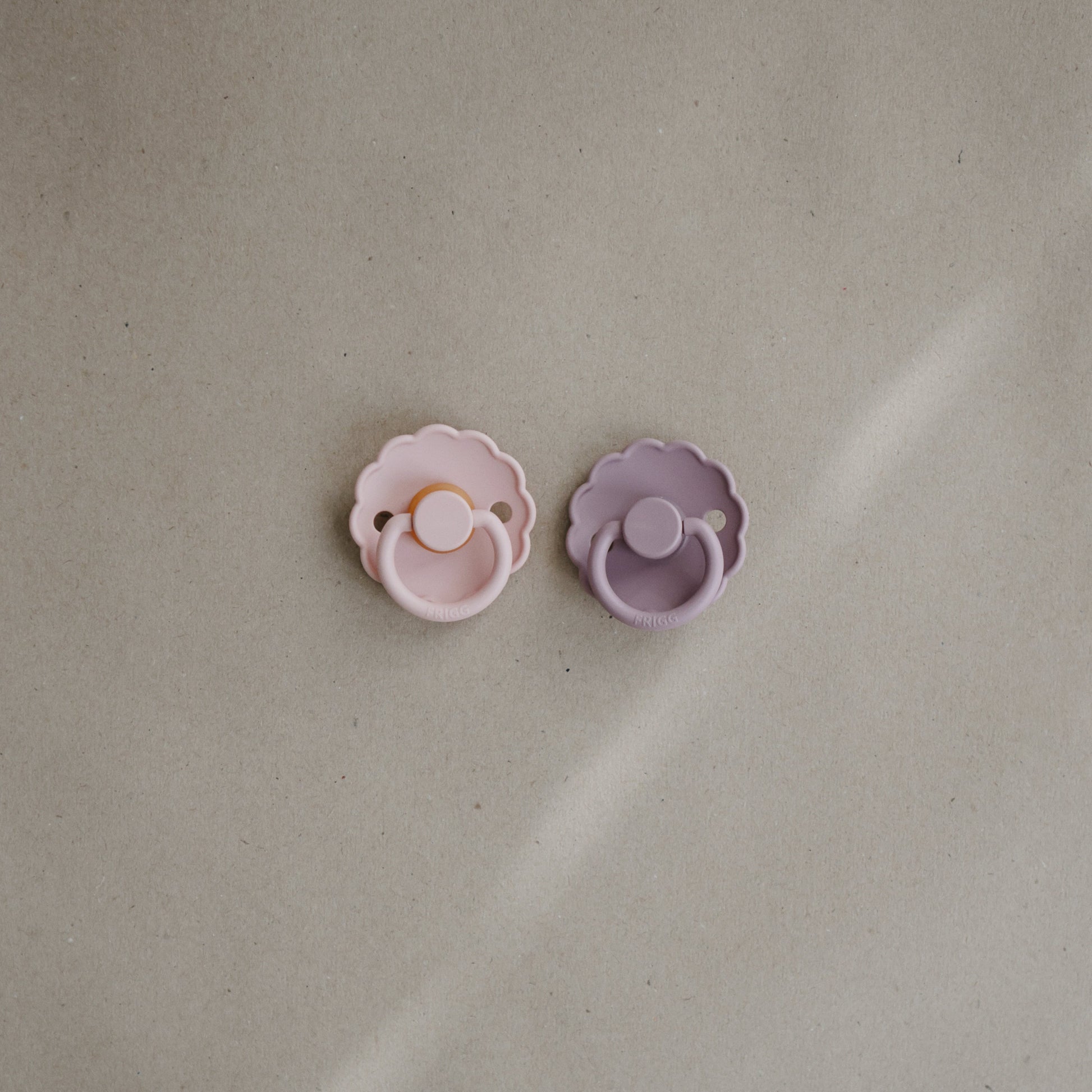 FRIGG Daisy Silicone Pacifier 2-Pack - Babies in Bloom