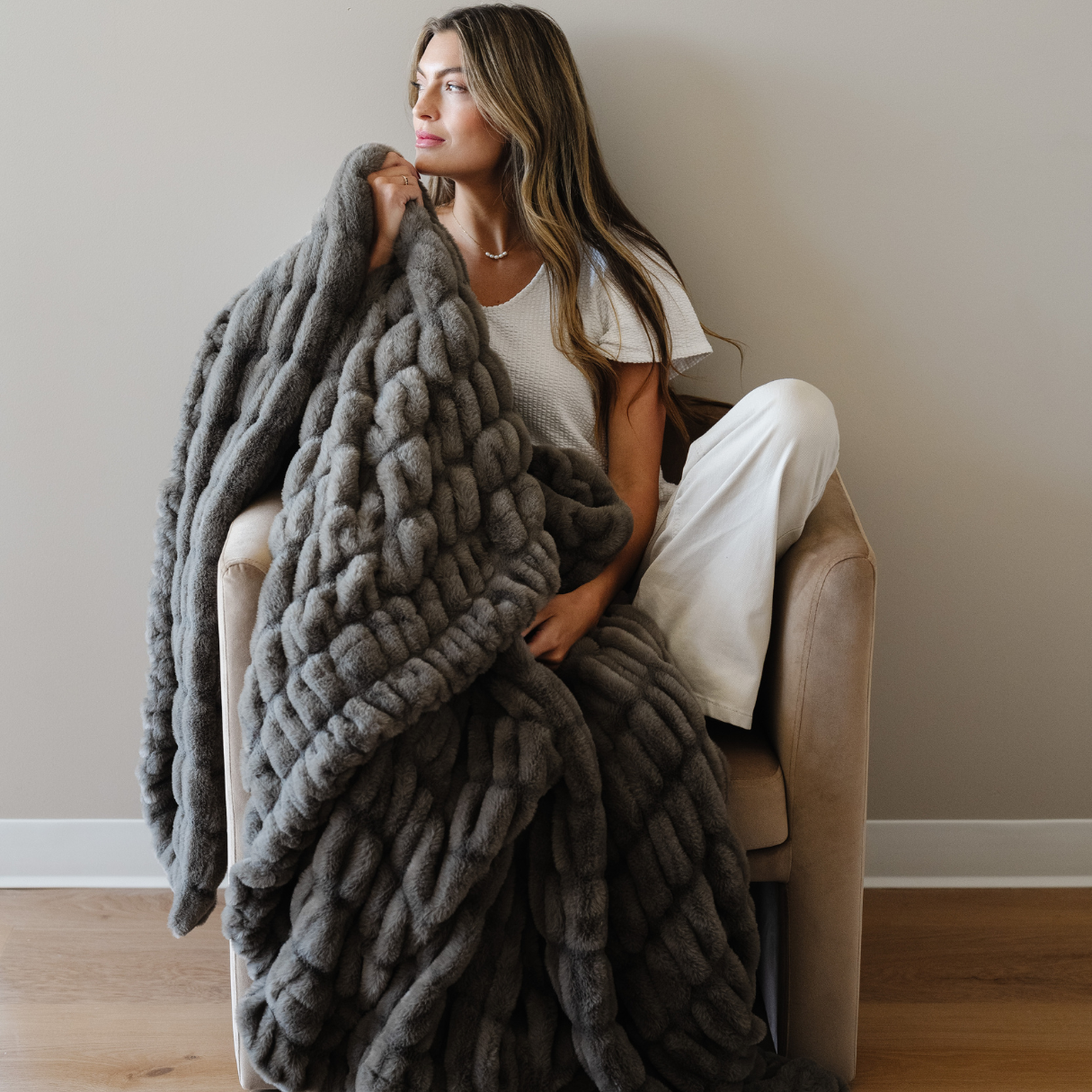 DOUBLE RUCHED FAUX FUR THROW BLANKETS - Babies in Bloom