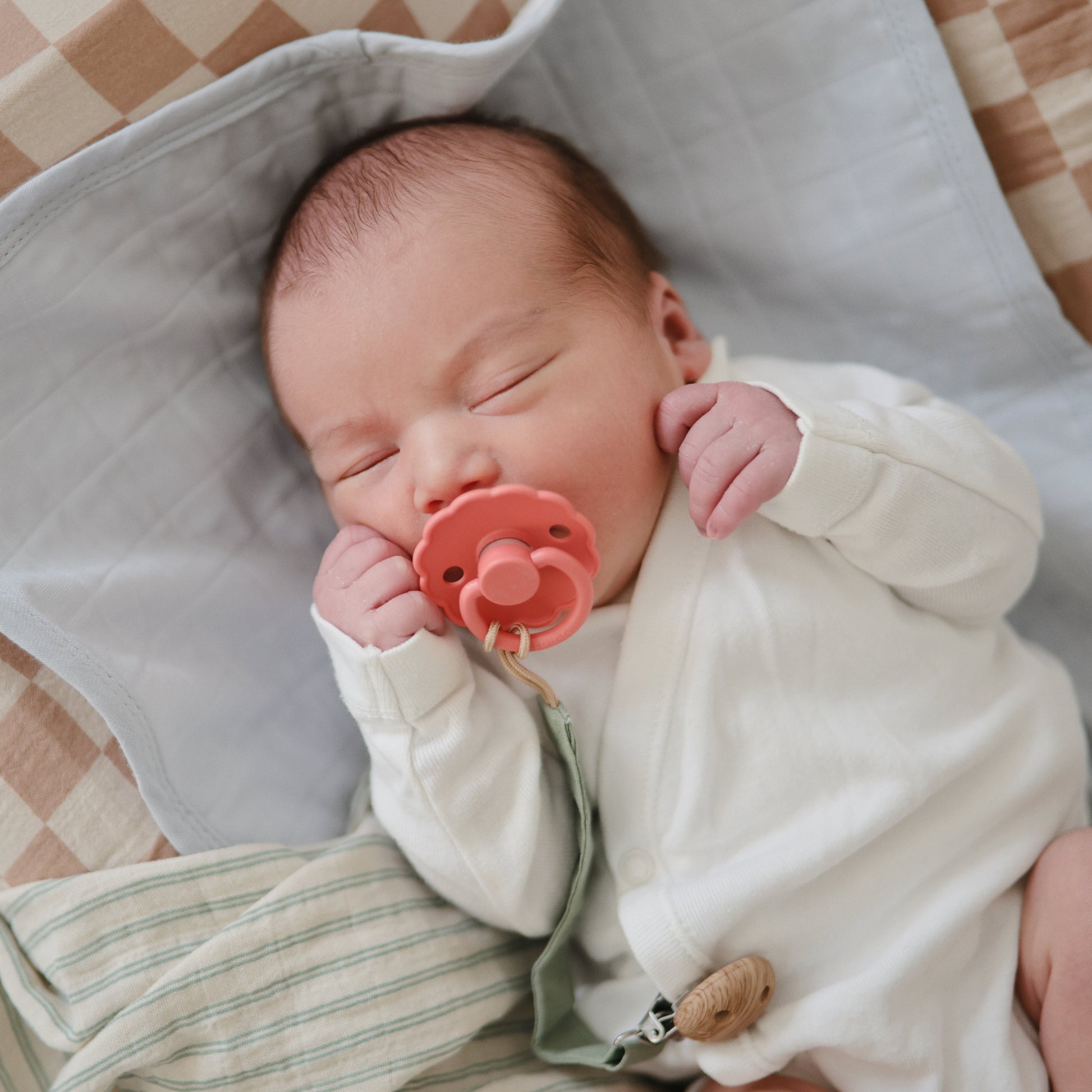 FRIGG Natural Rubber Pacifier 4-Pack - Babies in Bloom