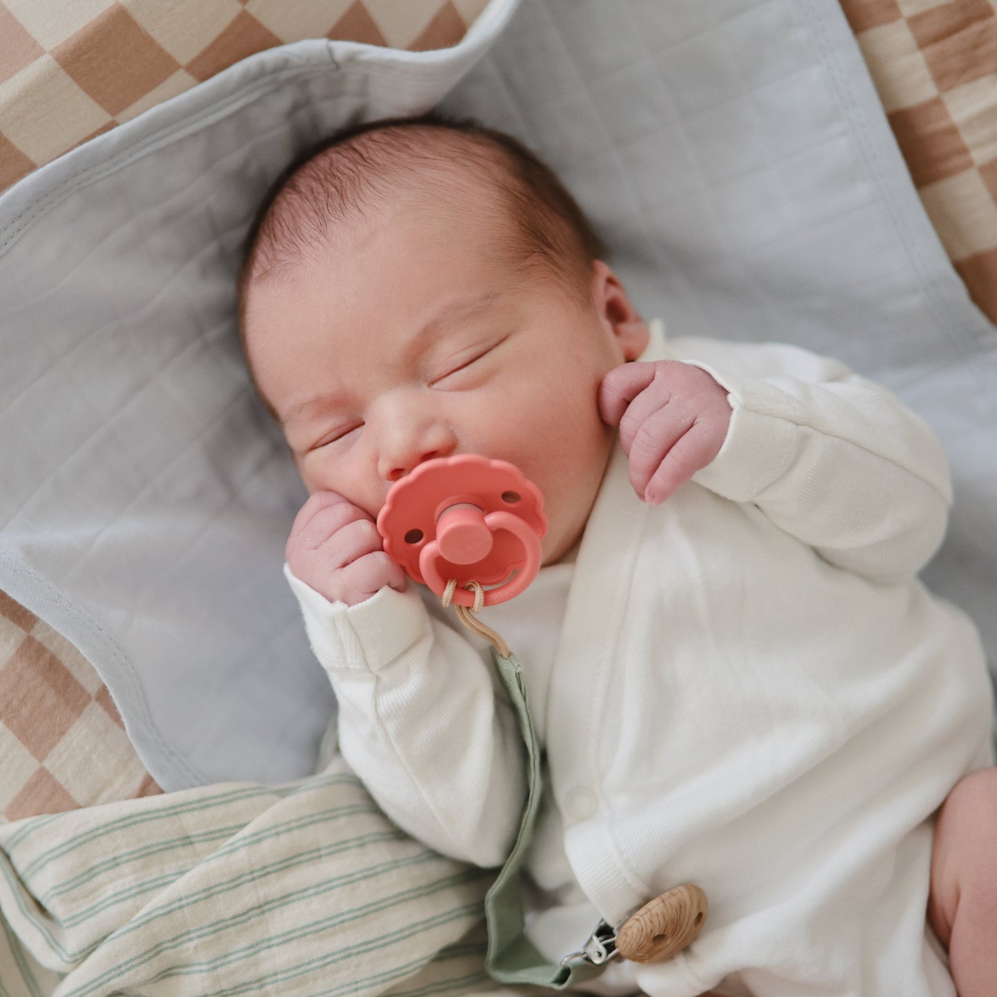 FRIGG Daisy Silicone Pacifier 2-Pack - Babies in Bloom
