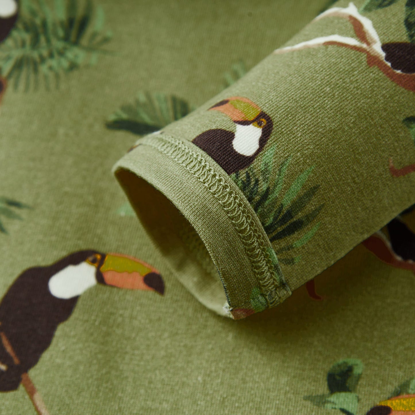 Toucan Cotton Stretch Newborn Gown & Hat Set