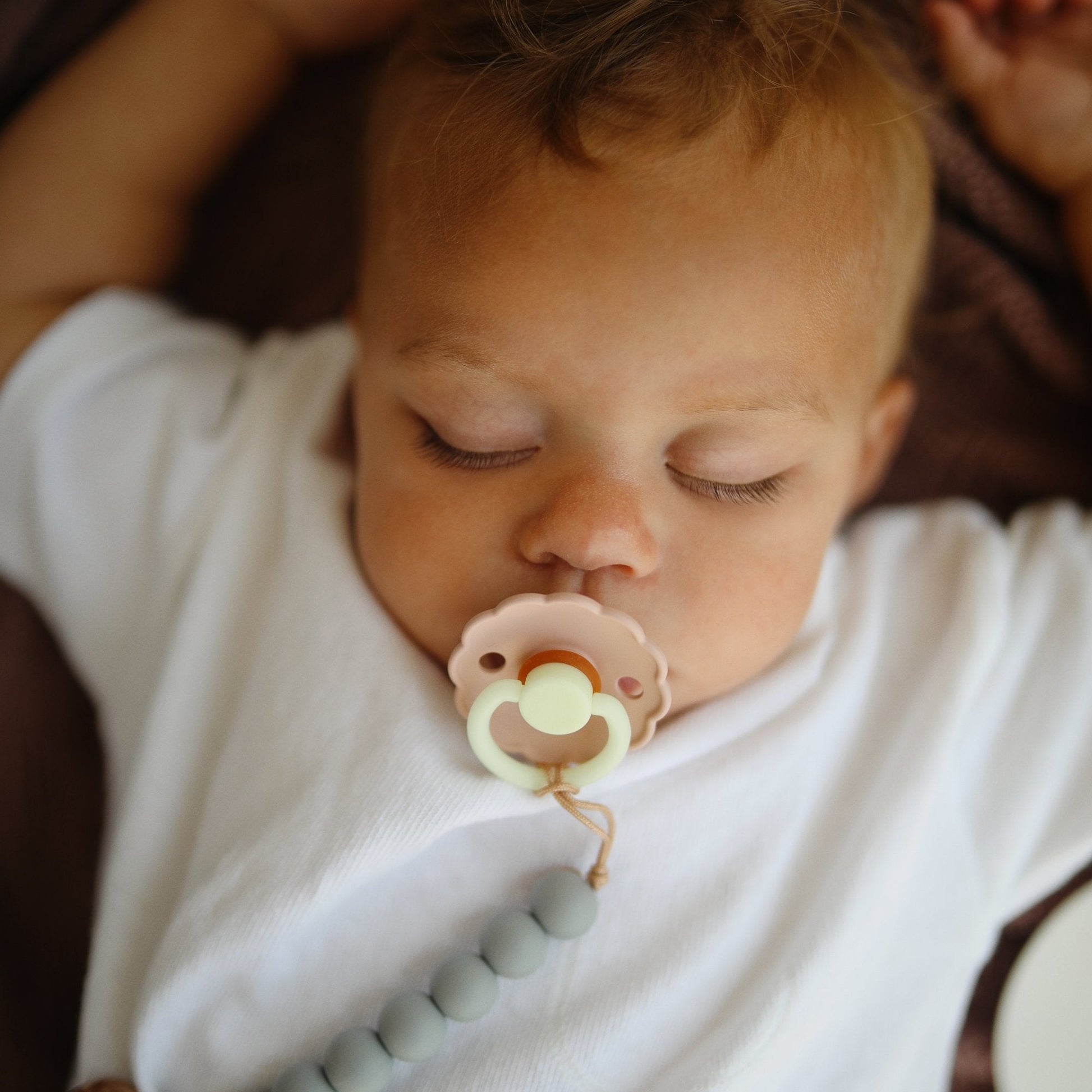 FRIGG Daisy Night Natural Rubber Pacifier 2-Pack - Babies in Bloom