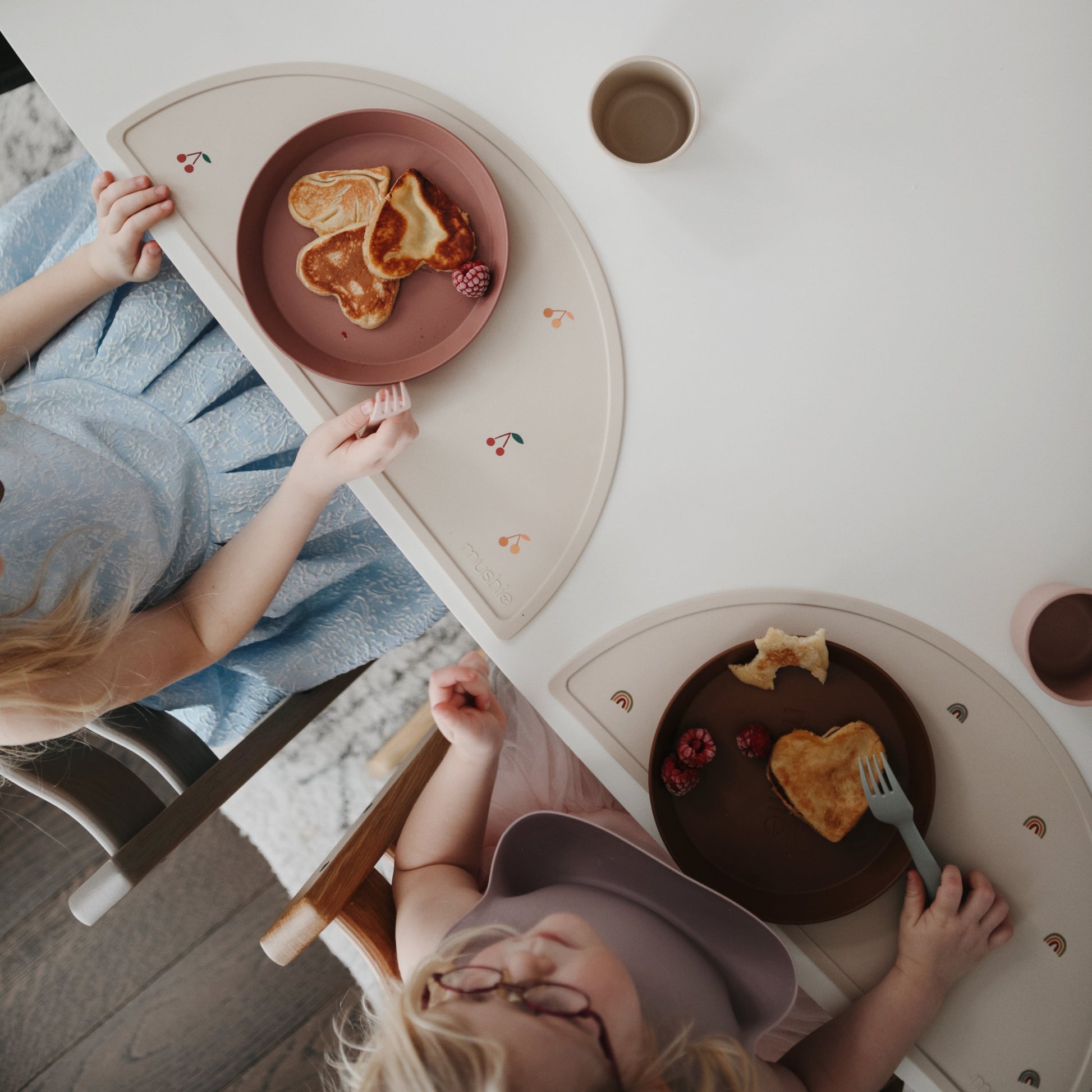 Dinnerware Cups - Babies in Bloom