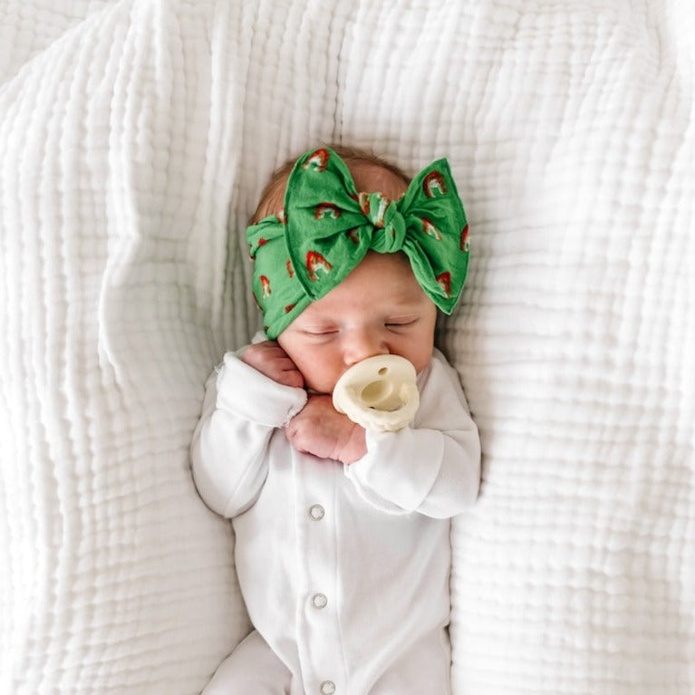 PATTERNED SHABBY KNOT: clover rainbow