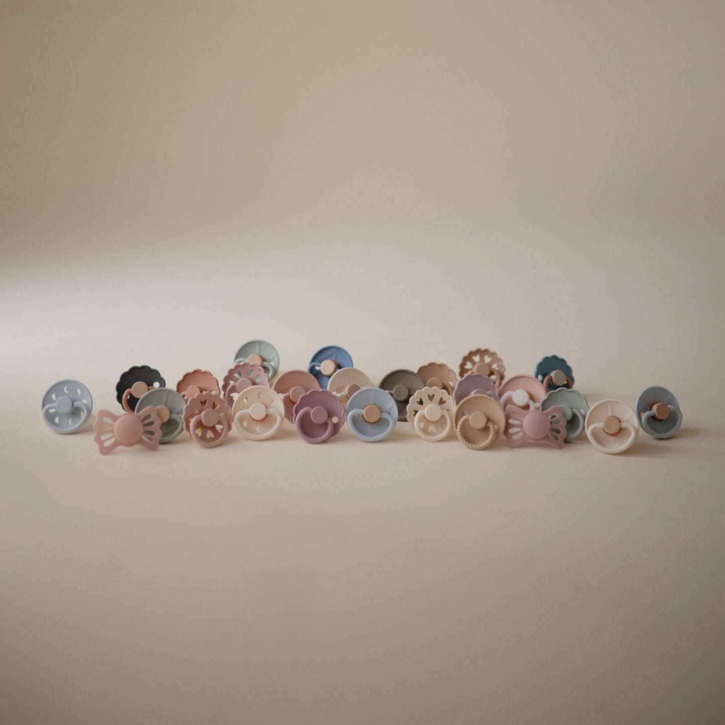 FRIGG Natural Rubber Pacifier 4-Pack - Babies in Bloom