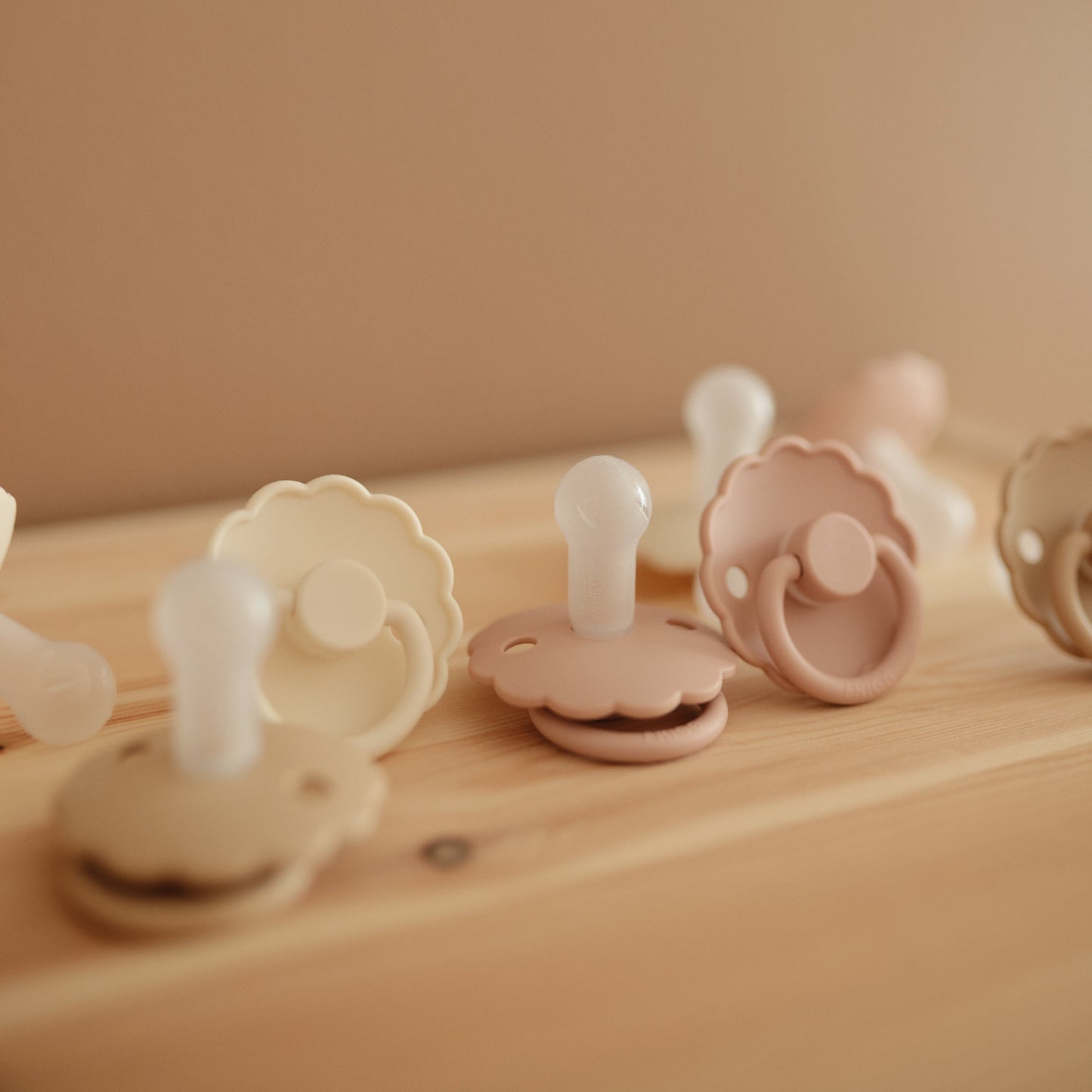 FRIGG Daisy Silicone Pacifier 2-Pack - Babies in Bloom