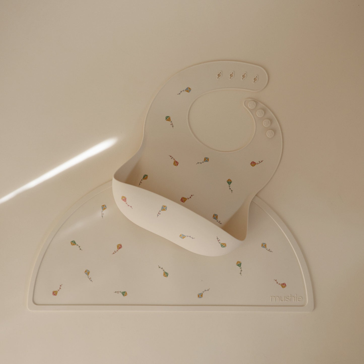 Silicone Baby Bib - Babies in Bloom