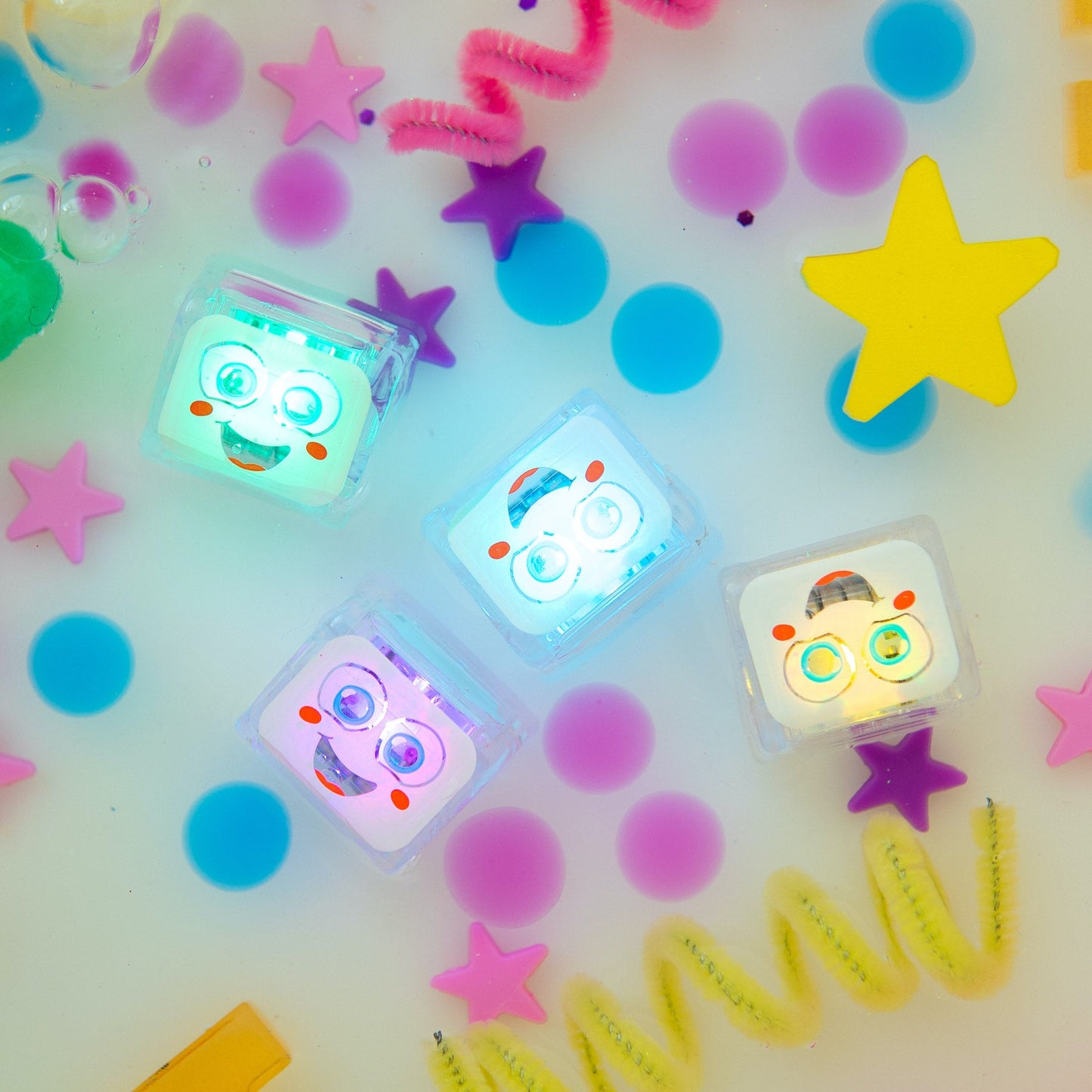 Glo Pals Light-Up Cubes