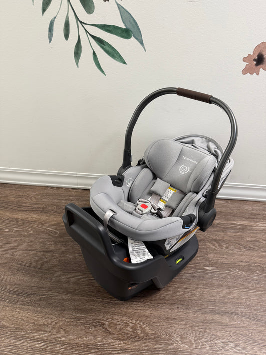 UPPAbaby Aria Infant Car Seat Floor Model