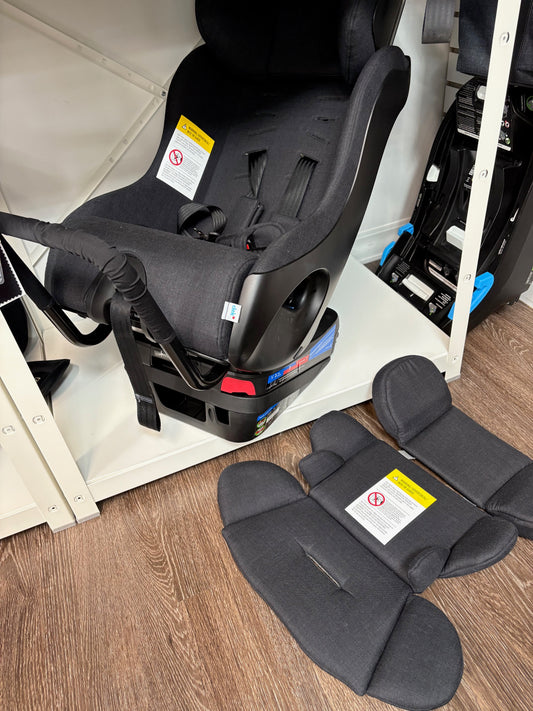 Clek Foonf Convertible Car Seat - Floor Model