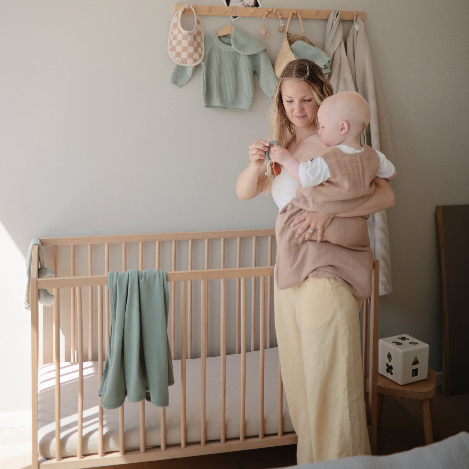 Stretchy Crib Sheet - Babies in Bloom