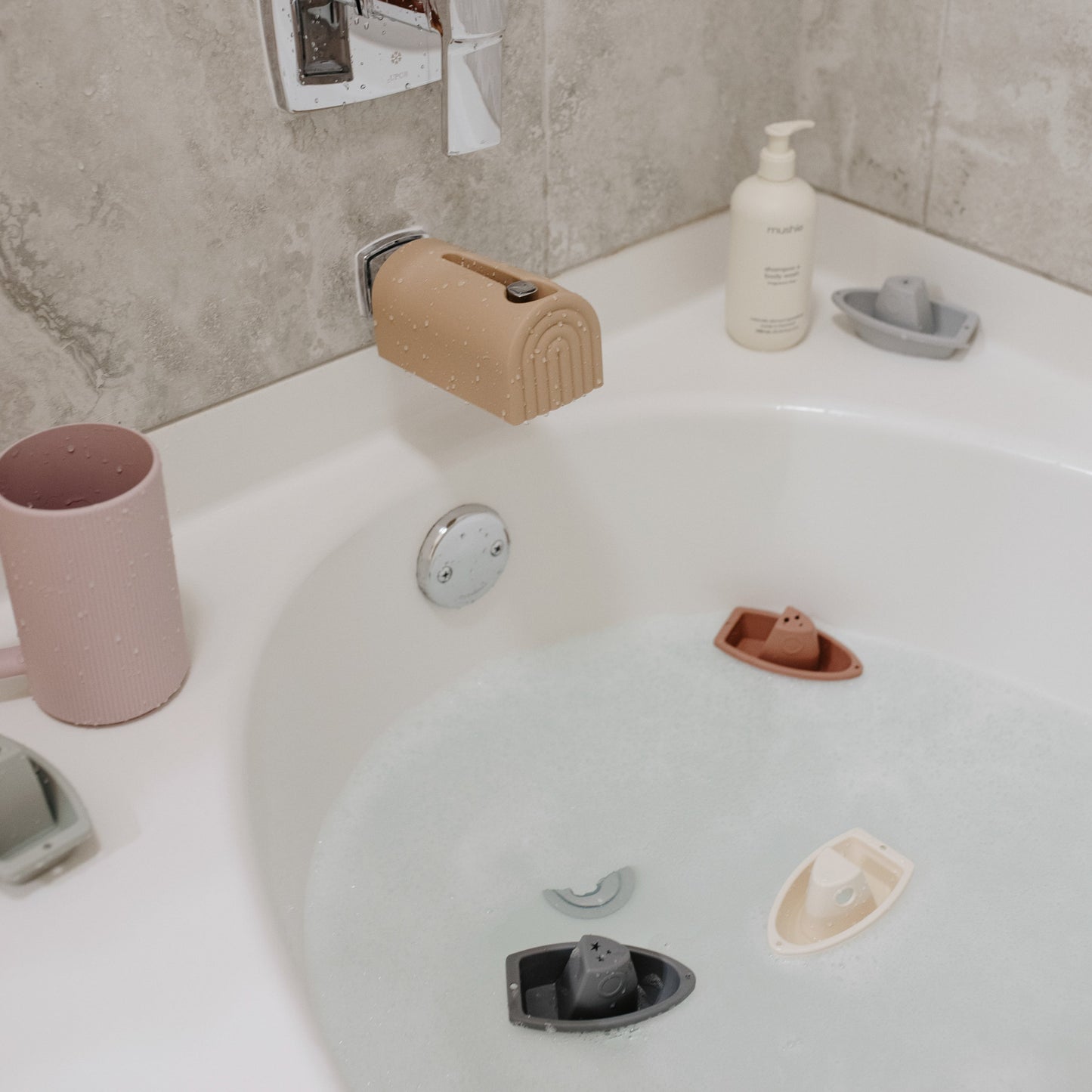 Spout Cover - Babies in Bloom