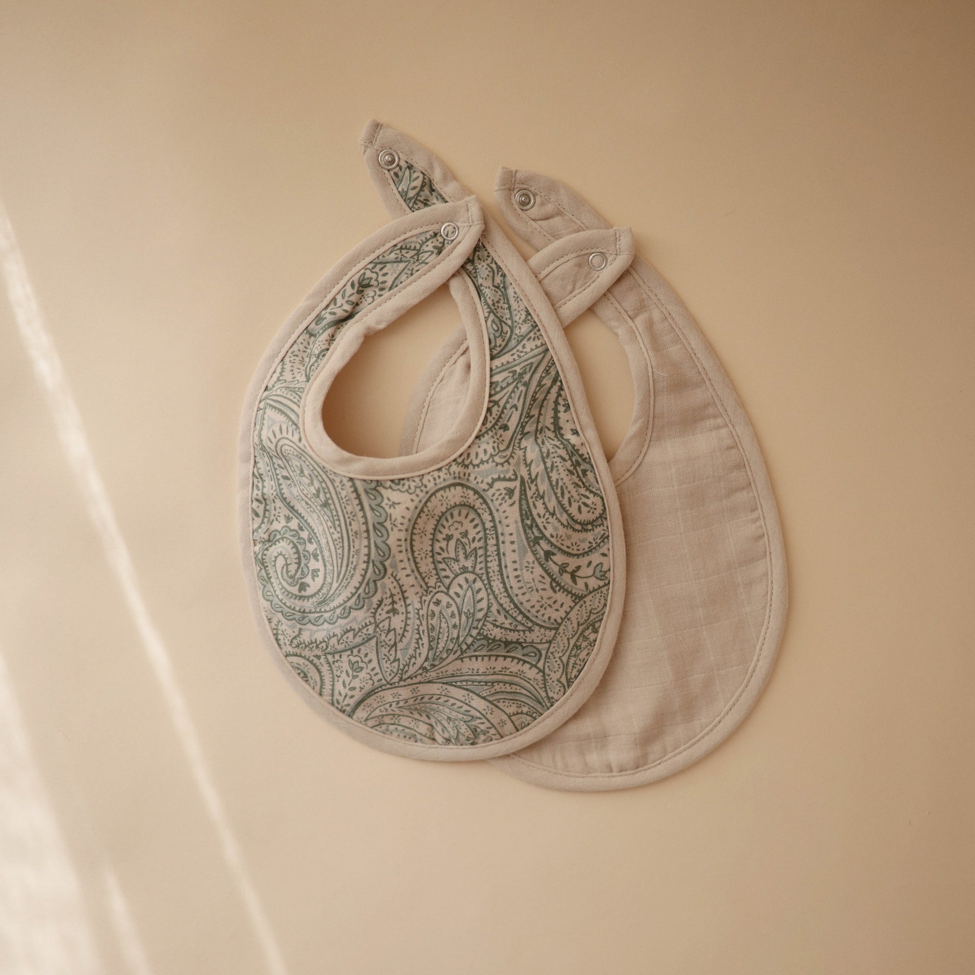 Muslin Bib - Babies in Bloom