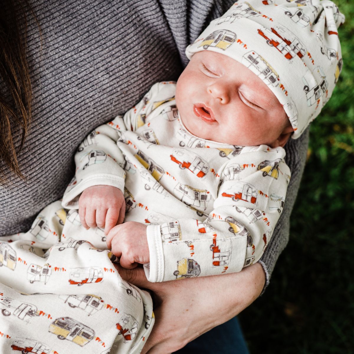 Wildflower Luxe Stretch Newborn Gown & Hat Set