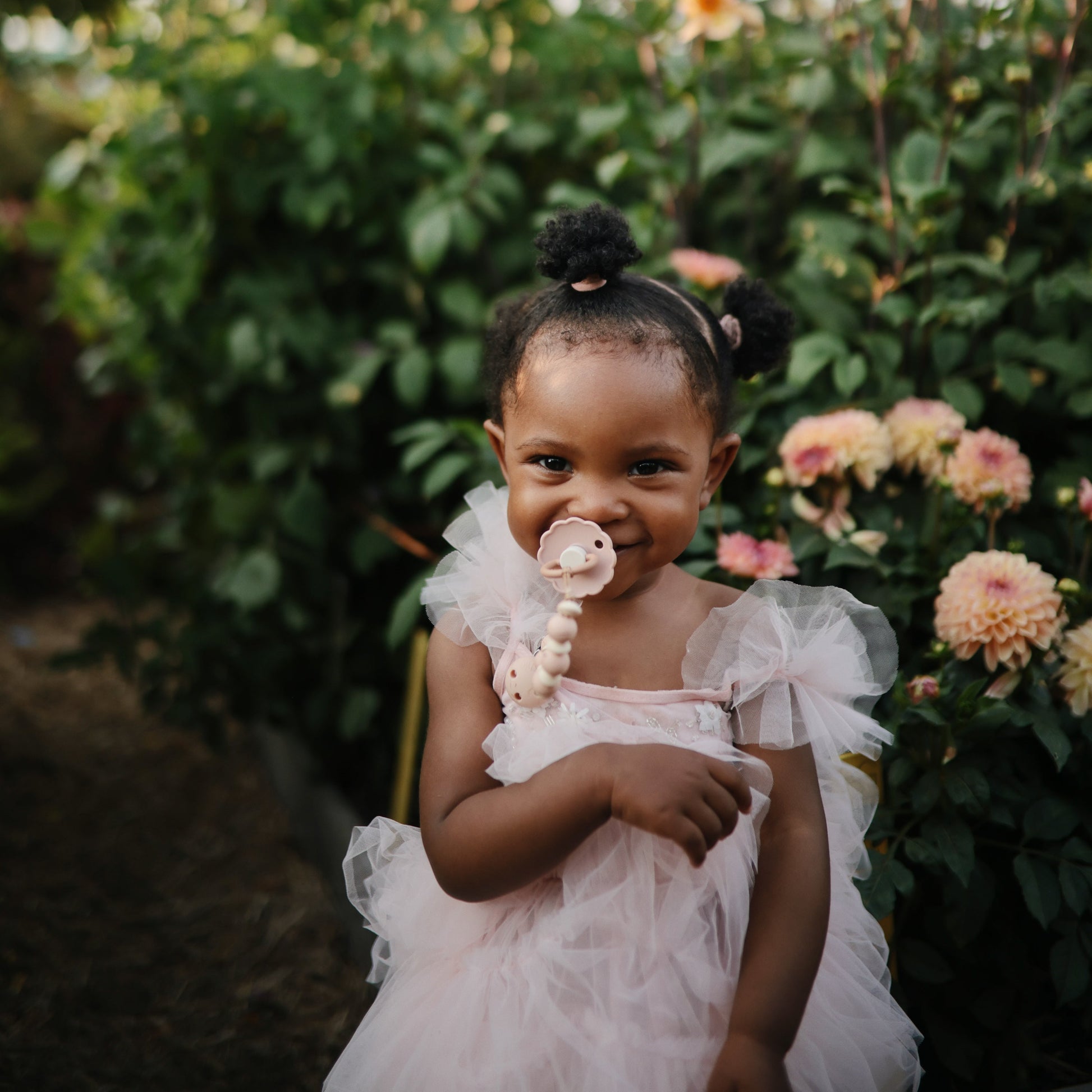FRIGG Daisy Silicone Pacifier 2-Pack - Babies in Bloom