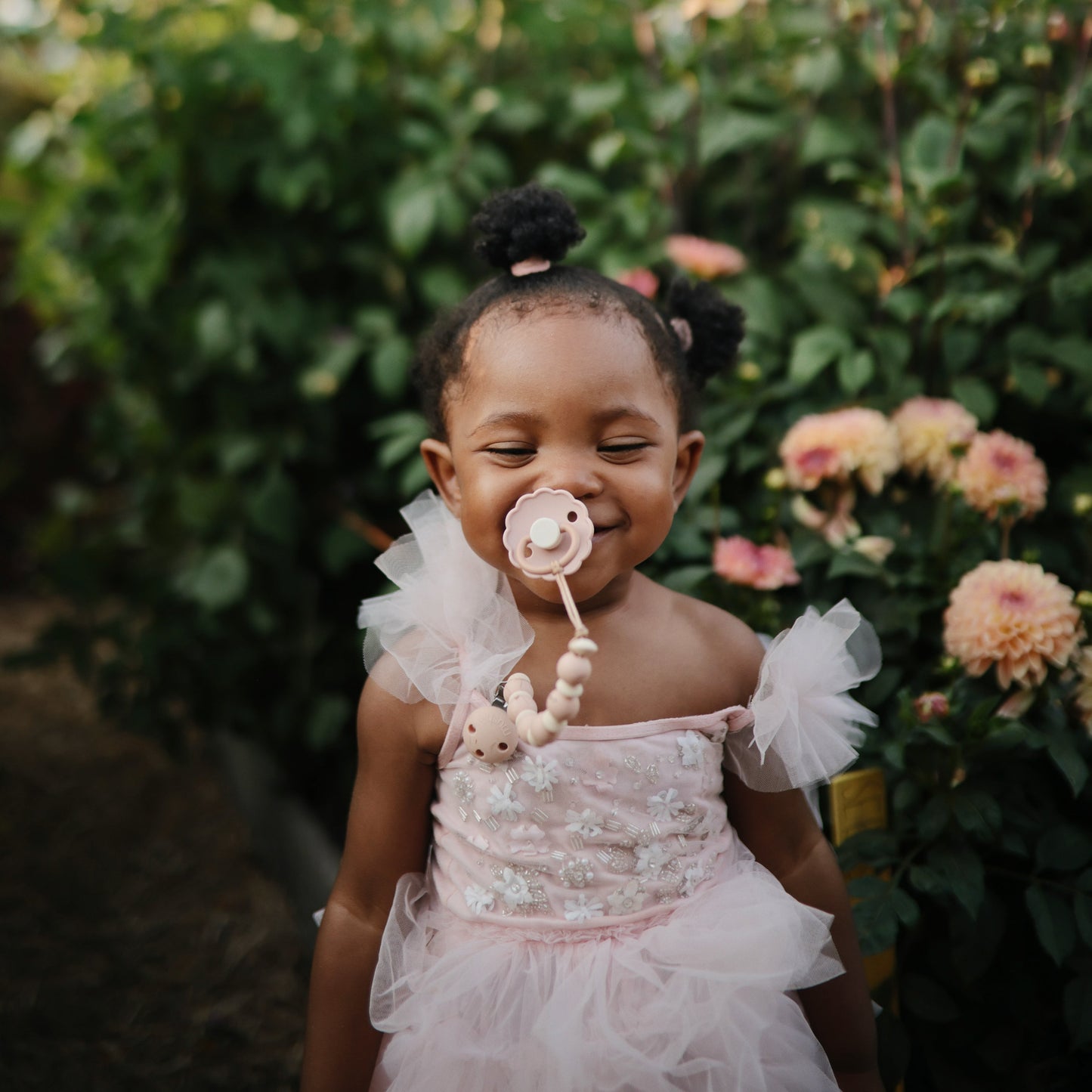FRIGG Daisy Silicone Pacifier 2-Pack - Babies in Bloom