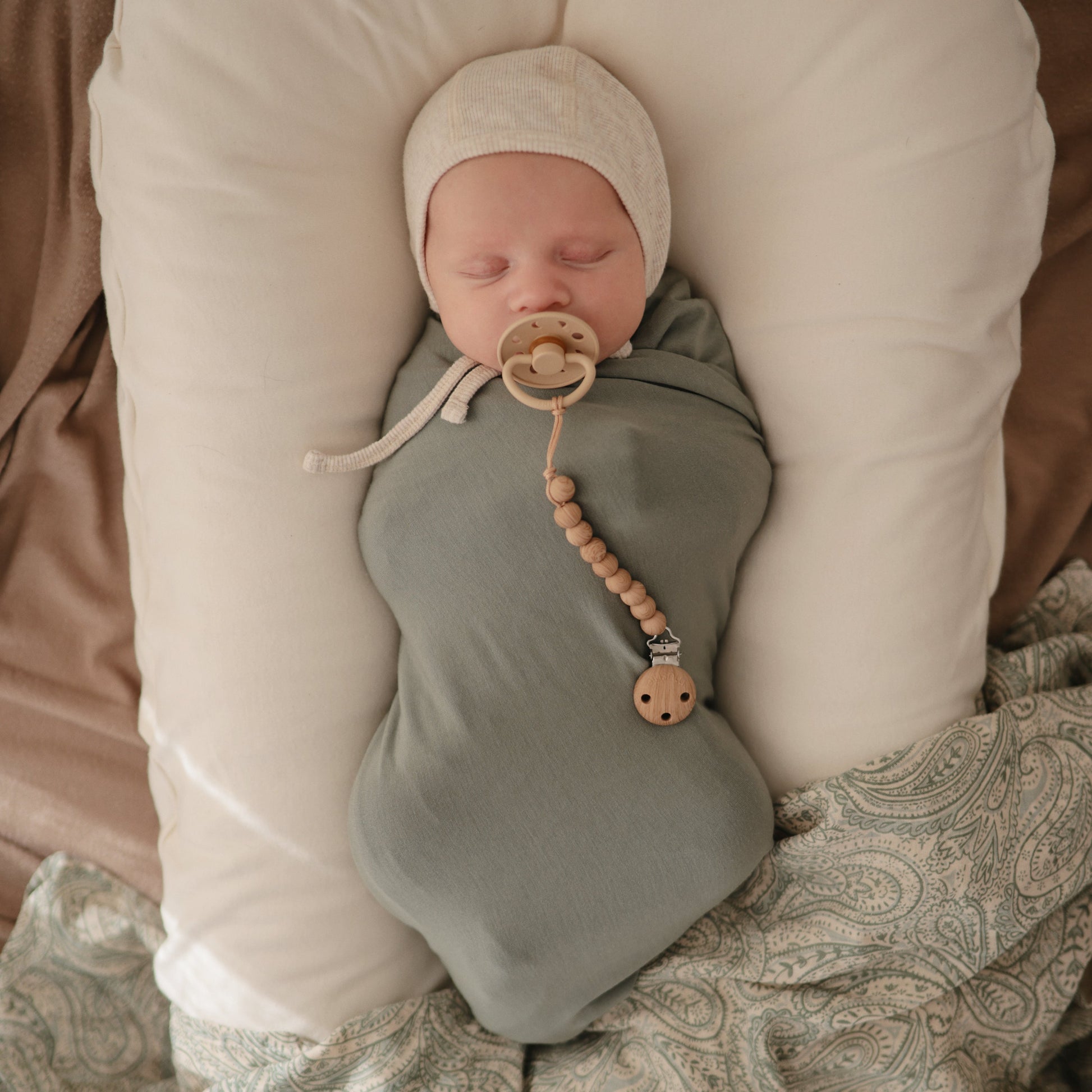 Silicone Pacifier Clip | Hera - Babies in Bloom