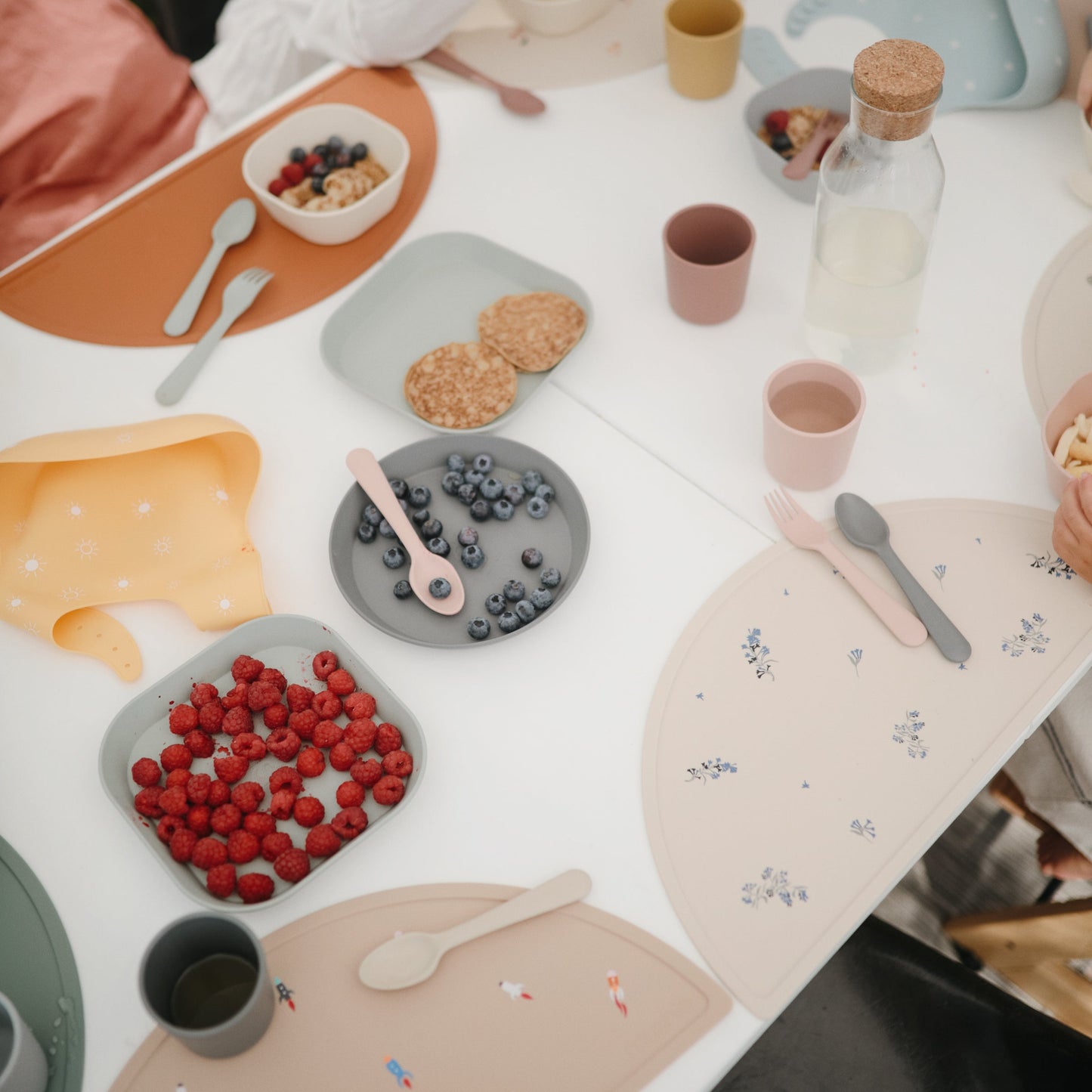 Dinnerware Cups - Babies in Bloom
