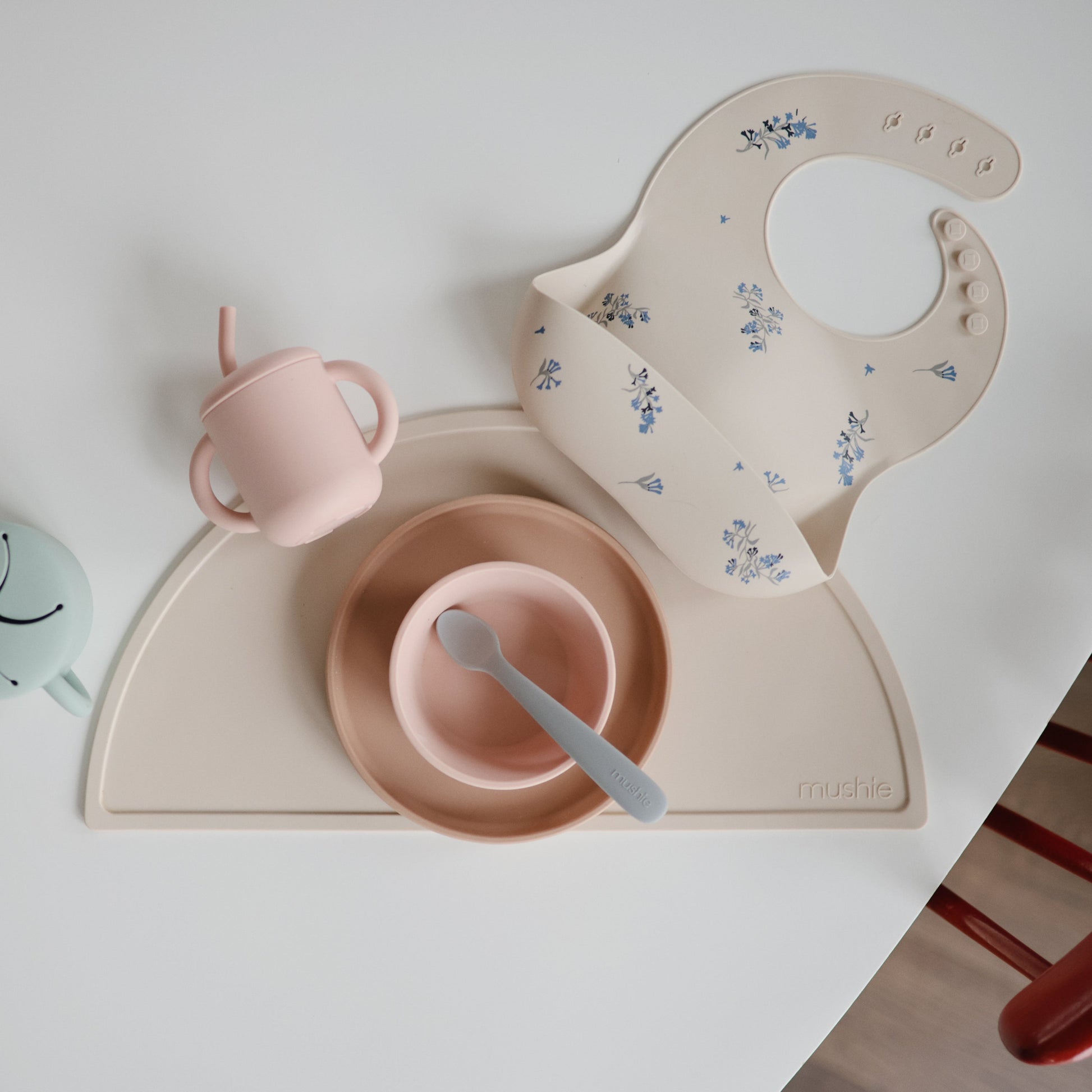 Silicone Baby Bib - Babies in Bloom