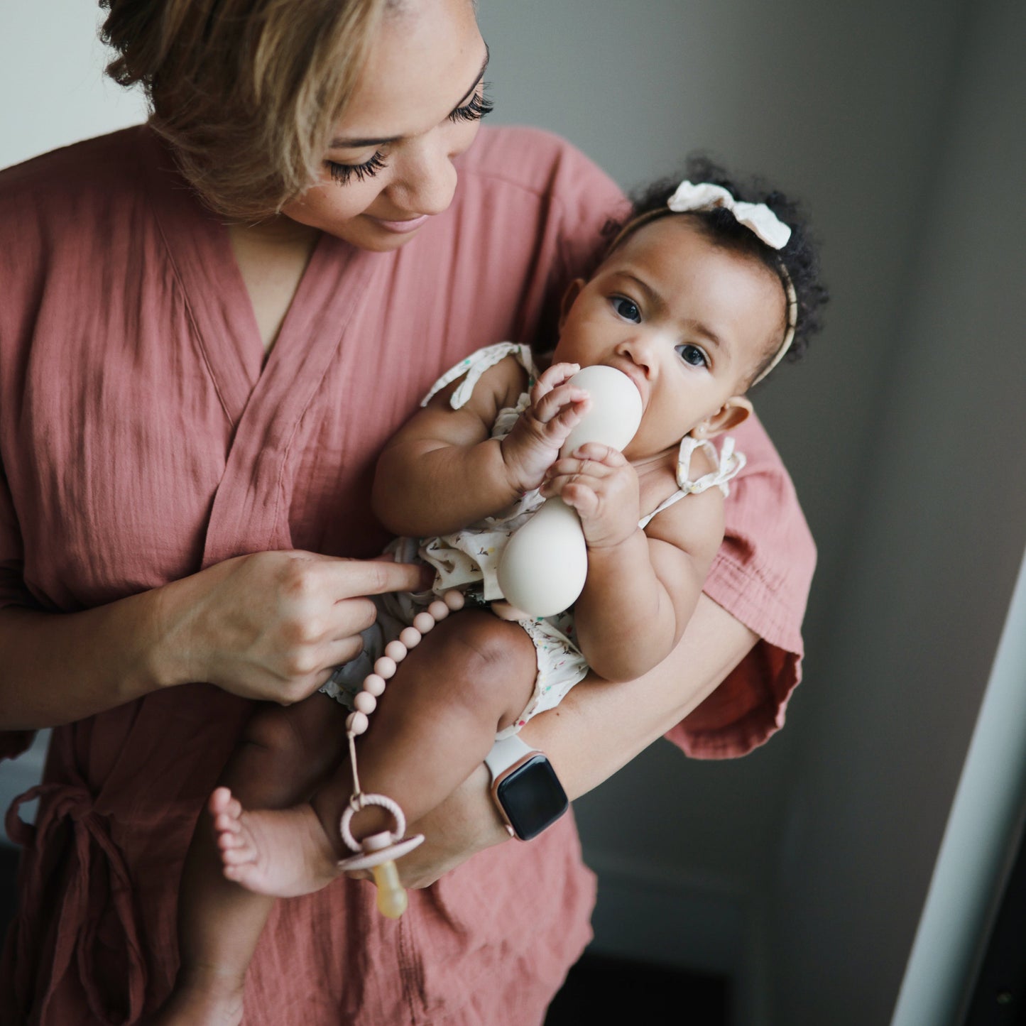 Silicone Pacifier Clip | Hera - Babies in Bloom