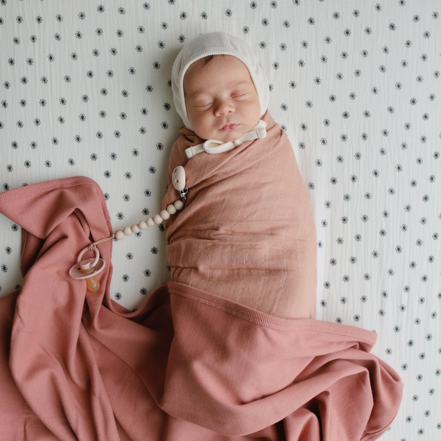 Silicone Pacifier Clip | Hera - Babies in Bloom
