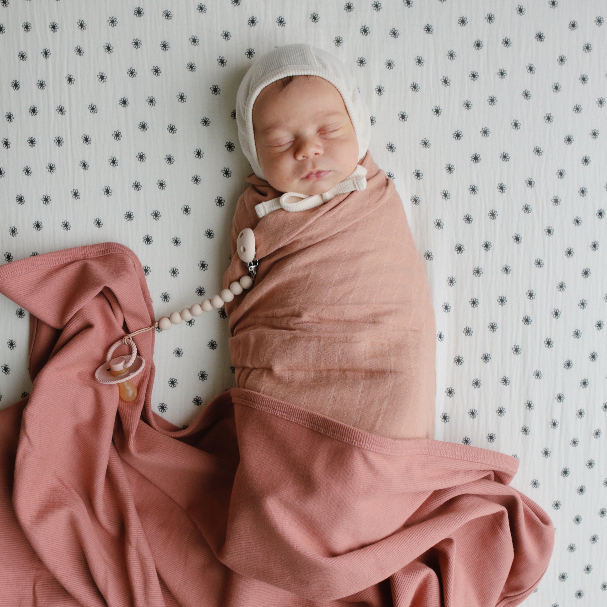 Silicone Pacifier Clip | Hera - Babies in Bloom