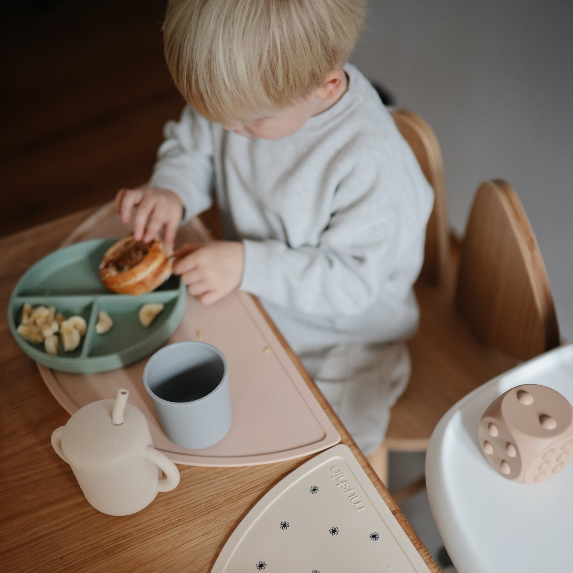 Dinnerware Cups - Babies in Bloom