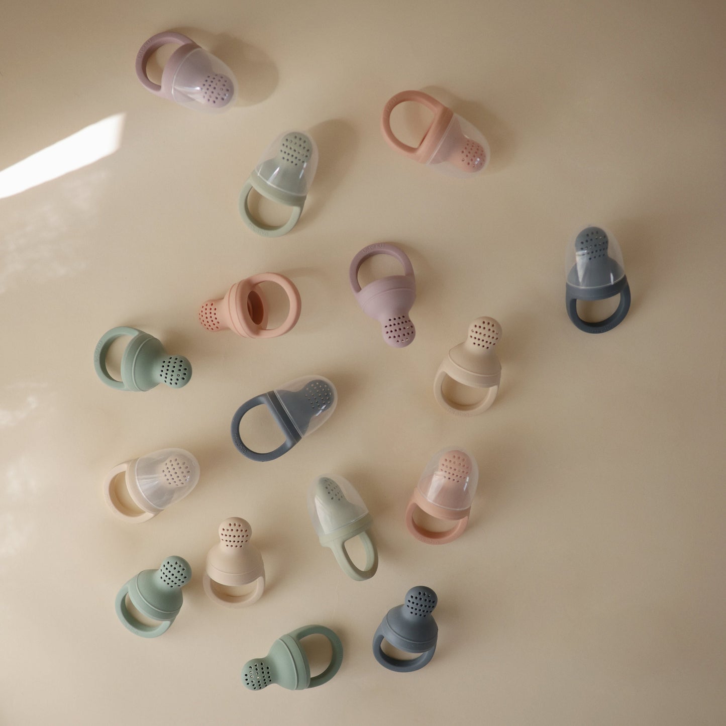 Silicone Fresh Food Feeder - Babies in Bloom
