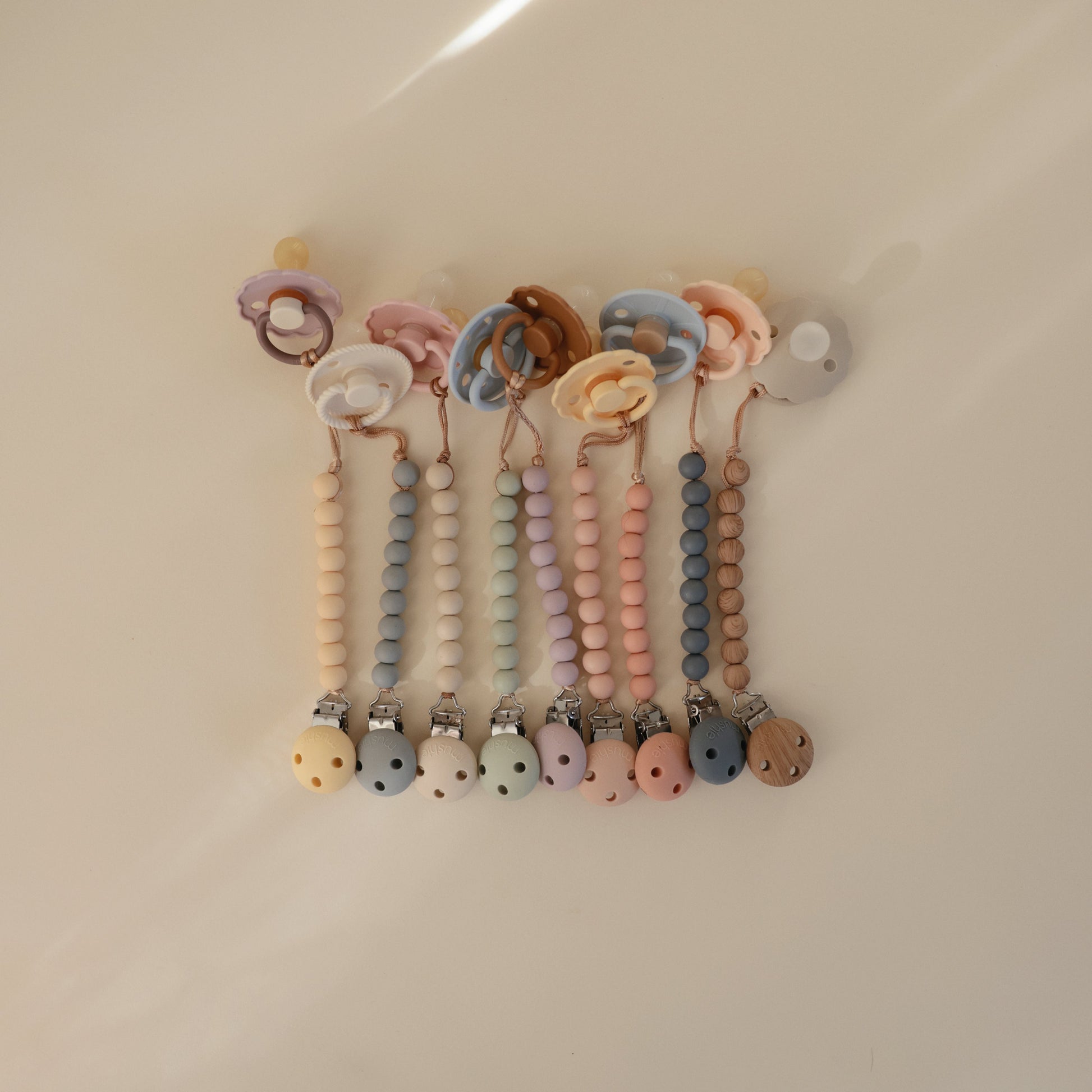 Silicone Pacifier Clip | Hera - Babies in Bloom
