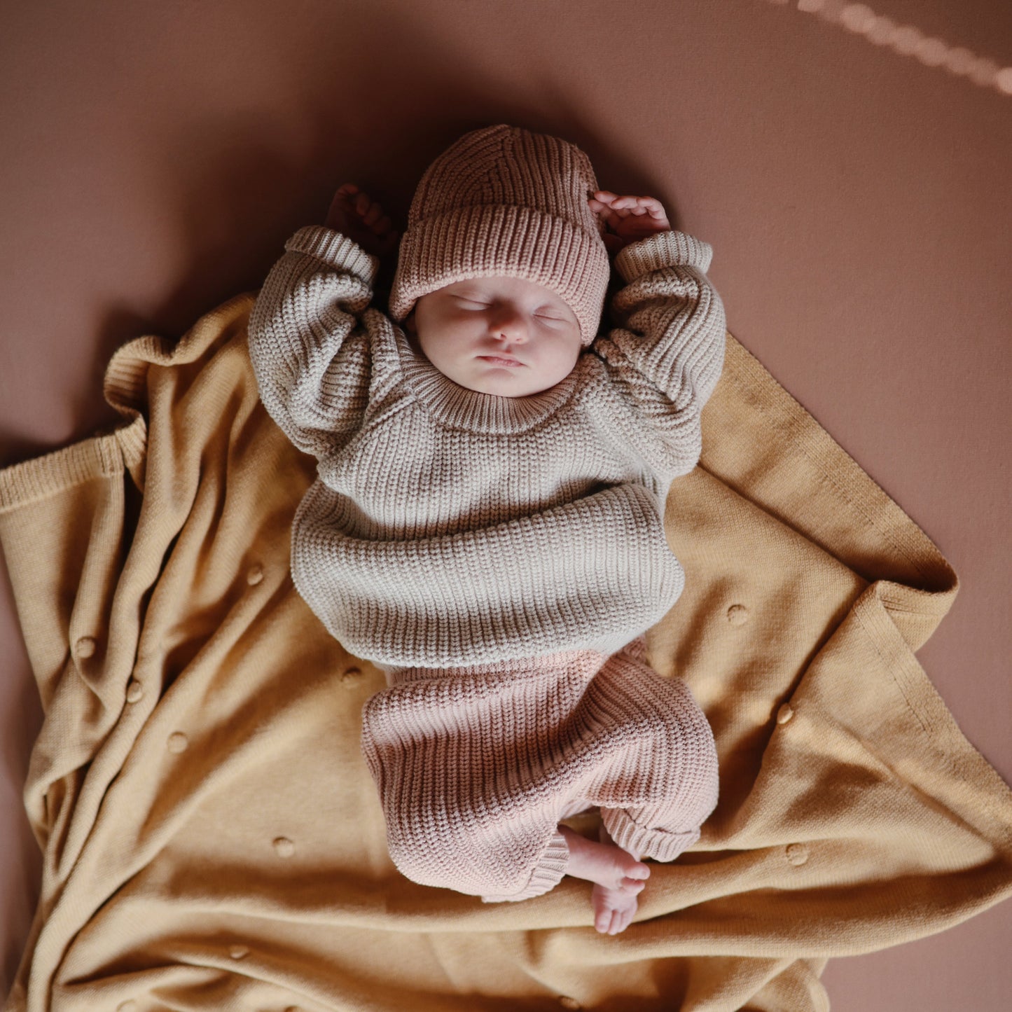 Stretchy Crib Sheet - Babies in Bloom