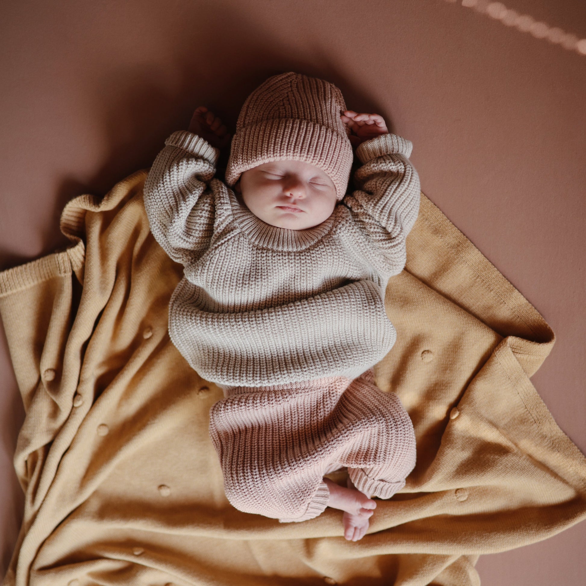 Stretchy Crib Sheet - Babies in Bloom