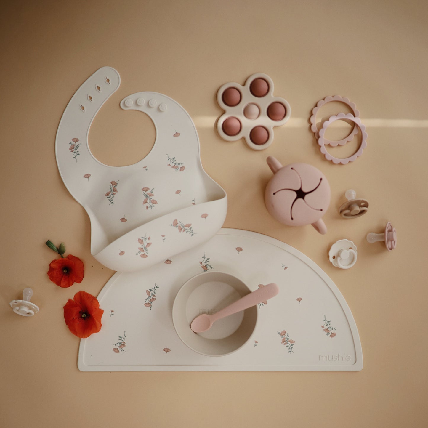 FRIGG Daisy Silicone Pacifier 2-Pack - Babies in Bloom