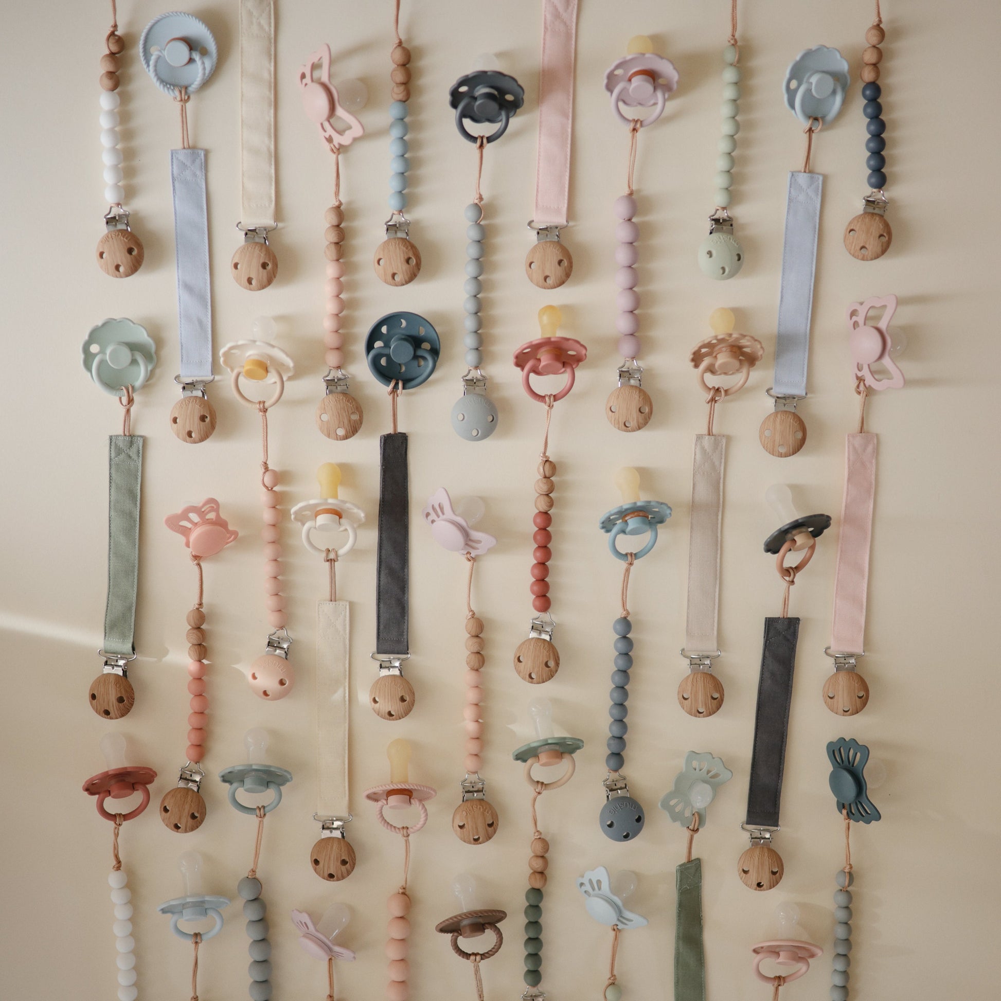 Linen Pacifier Clip 2-Pack - Babies in Bloom