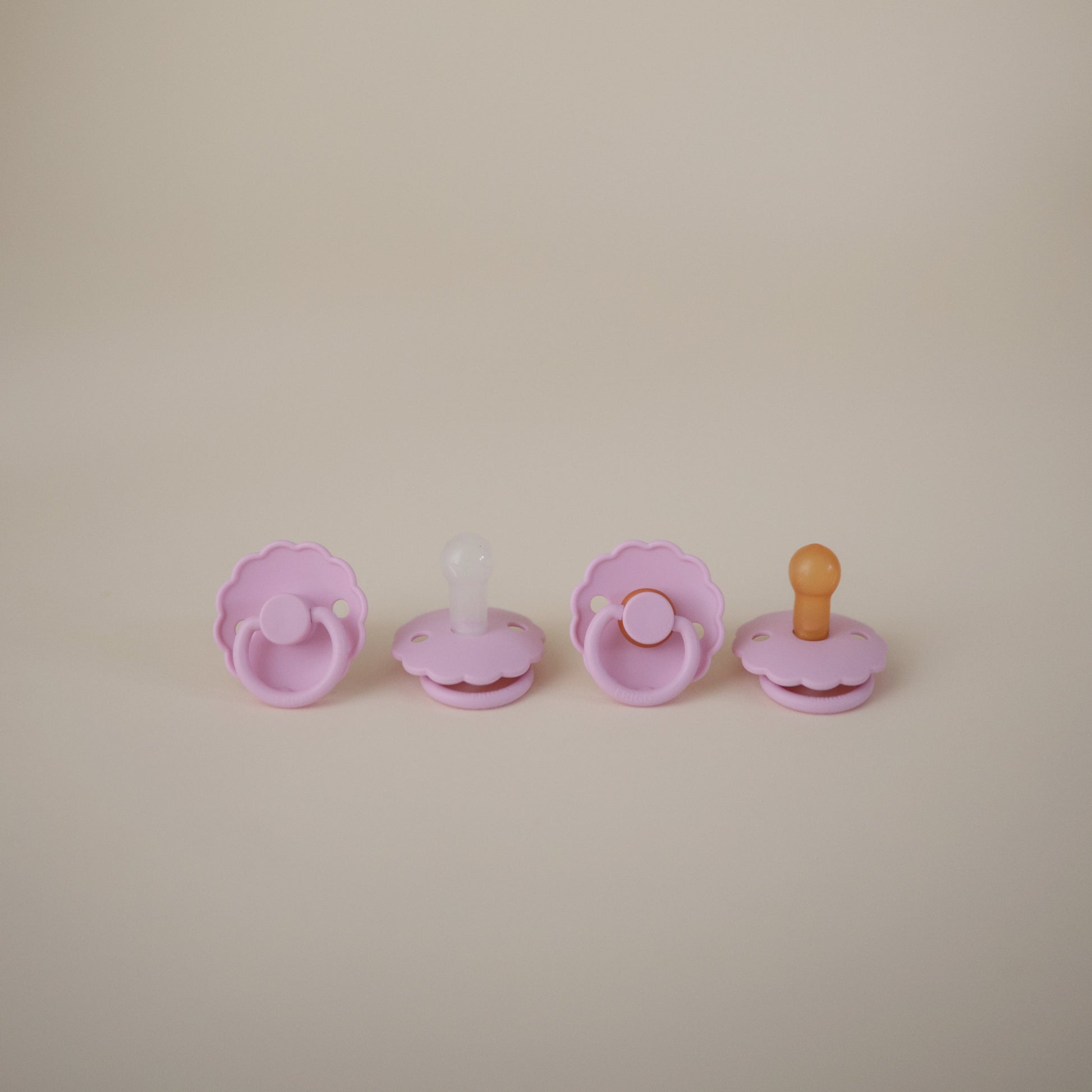 FRIGG Daisy Silicone Pacifier 2-Pack - Babies in Bloom