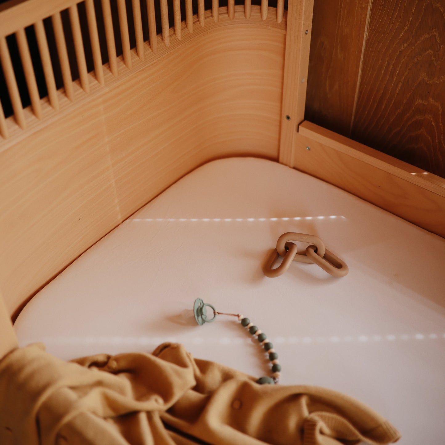 Stretchy Crib Sheet - Babies in Bloom