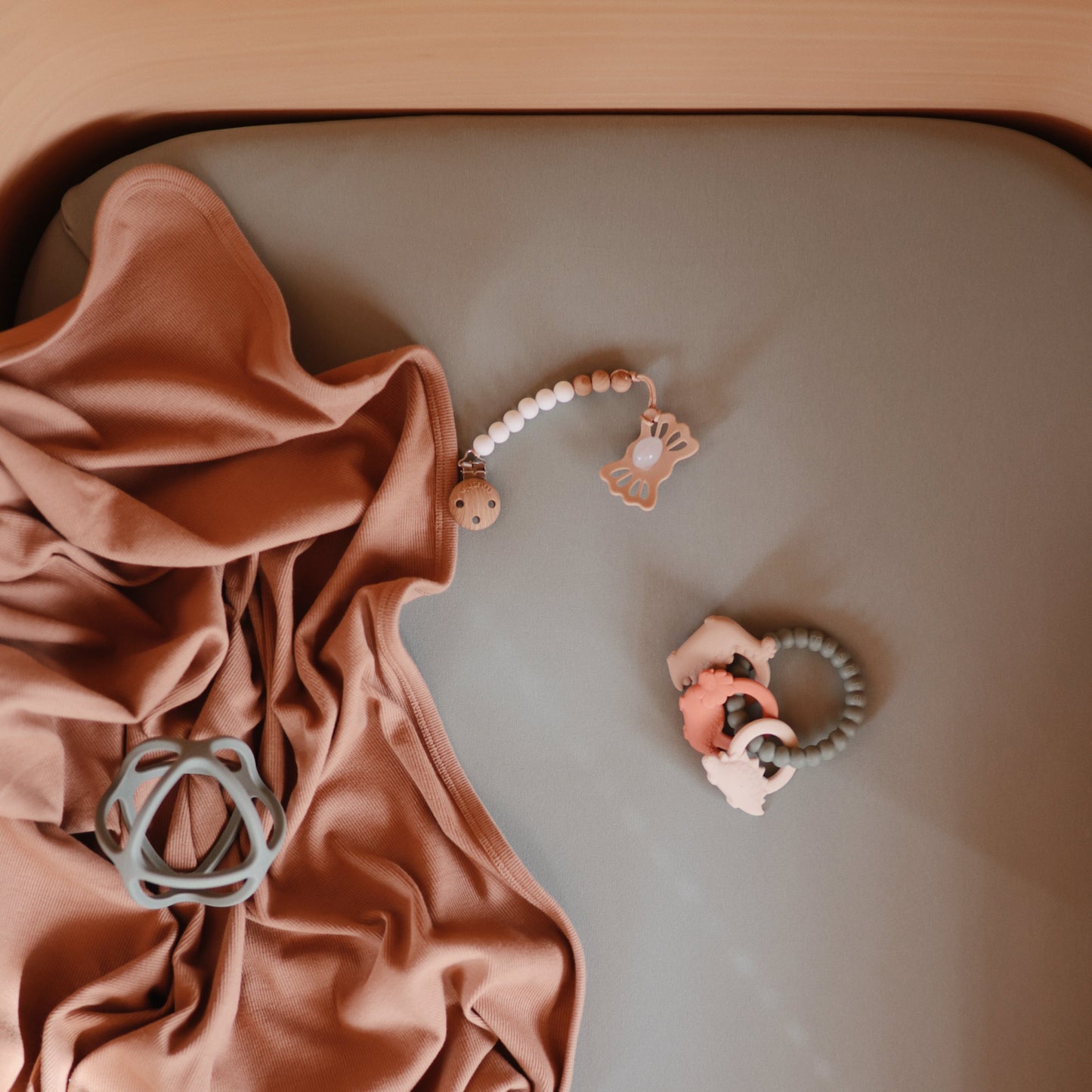 Stretchy MINI Crib Sheet - Babies in Bloom