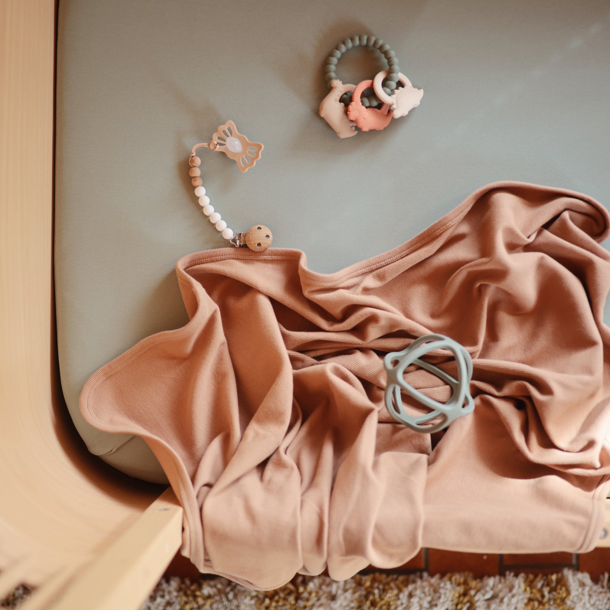 Stretchy Crib Sheet - Babies in Bloom